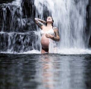 Alexis Krauss Instagram - pregnant nature goth spotted in woods shortly before getting wet and wild under waterfall 👀🌿💀💦🤰🏻

#maternityshoot #32weekspregnant 

love you @chris_vultaggio