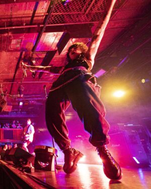 Alexis Krauss Instagram - this time last year 🥹

oh sweet sweet summer tour. so darn grateful to all the humans who showed up to dance and sing with us. covid messed up a few dates but overall it was an absolute blast.

can’t wait to do it again 💖

@sleighbells 
@n3ptunemusic 
@rsty.stve 
@katersteinberg 
@jharisyokley 
@rebelofnyc 
@the.waffle 
@patrickontour 
@joshberl 
@eu1ogy_ 

photo 1 @chris_vultaggio
photo 3 @frankmesinaphotography