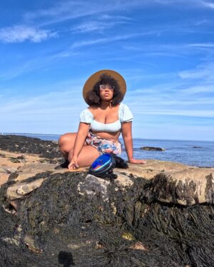 Alexis Nikole Nelson Instagram - A lil self love and also VERY CUTE BIRDS 
(Thank u x 100000 @nepeteaa for taking me birding with youuuuuuuuuu)
((I’m having so much fun filming for seaweed week 2k24 😆 I can’t wait for yall to see the silliness!))