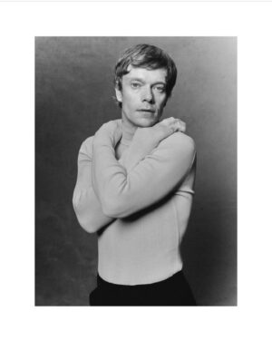 Alfie Allen Instagram - For @behindtheblinds 

Photographed by @zebdaemen ❤️💪❤️💪

Styling by @millermode
Grooming by @nadiaaltinbas
Set @joshstovell
Photo assistant @jacksnell

@badmickey ❤️❤️❤️