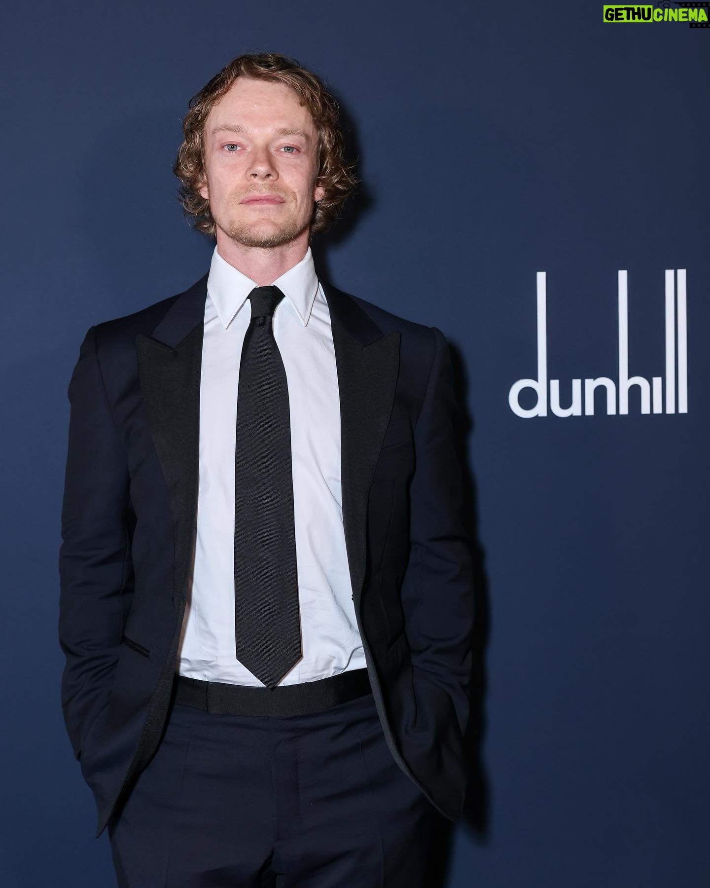 Alfie Allen - 9.6K Likes - Thank you @dunhill @bsbpartnerships
📸 by @davebenett @maxcisottiphotographer @gregwilliamsphotography
Hair by @joemillshair