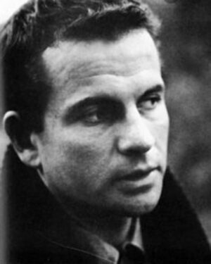 Alfie Allen Instagram - Sir Ian Holm passed today. In my opinion one of the best actors we’ve ever produced. Whether playing a villain or the warmest and kindest characters, he always caught your eye. My thoughts are with his family tonight x
