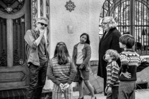 Alfonso Cuarón Instagram - Descubriendo ROMA
Discovering ROMA 
Photo by @carlossomonte 
@romacuaron 
#ROMACuarón