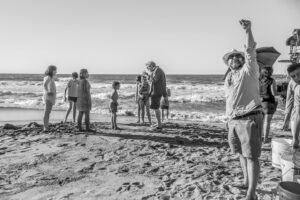 Alfonso Cuarón Instagram - Descubriendo ROMA
Discovering ROMA 
Photo by @carlossomonte 
@romacuaron 
#ROMACuarón