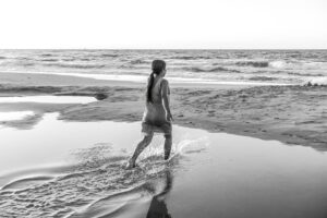 Alfonso Cuarón Instagram - El Instinto 
The Instinct

Photo by @carlossomonte 
@romacuaron 
#ROMACuarón