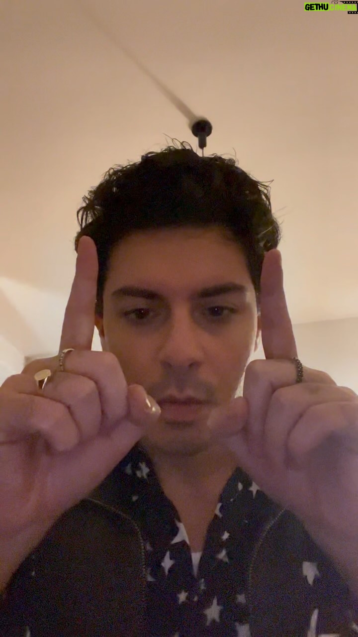 Alfred García - 3.4K Likes - "Els teus ulls", un milió.
Espero que hàgiu gaudit un bon dia de reis.