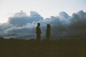 Alfred García Instagram - 1, 2, 3… 18. El día 18 de abril se publica mi segundo sencillo, "Llamas en el cielo", una cosa de 2… ¿Quién creéis que protagonizará el videoclip junto a mí? Una de las mejores actrices de nuestro país.
Reserva ya la canción en el enlace de mi biografía.
