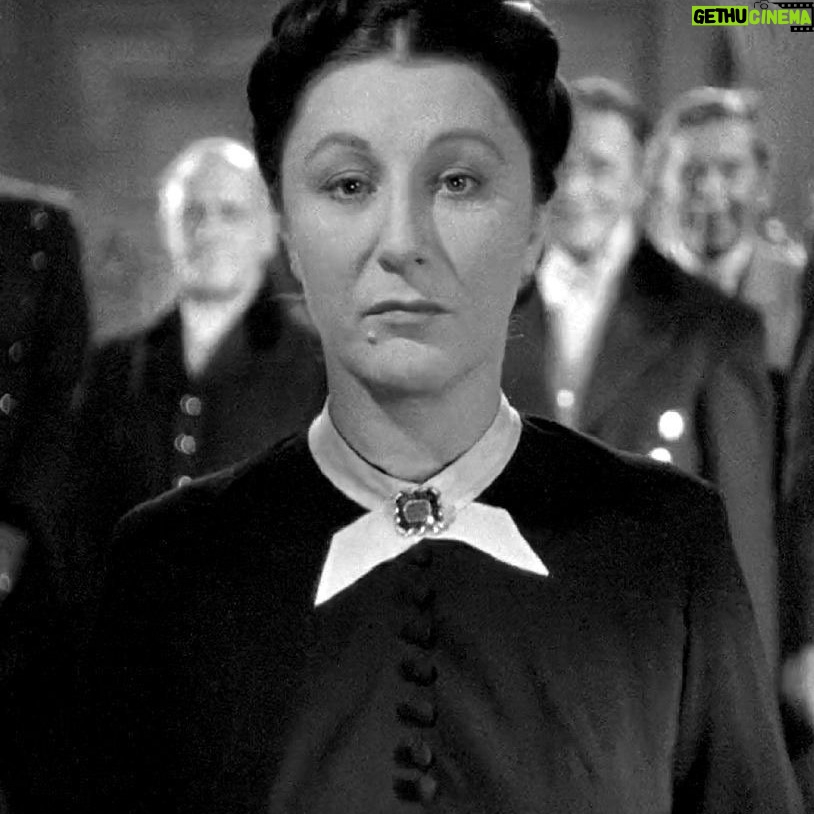 Alfred Hitchcock - 7.7K Likes - 🎬 Hitchcock Trivia Time!
Per Hitchcock's instructions, Dame Judith Anderson rarely blinks her eyes while playing Mrs. Danvers in Rebecca.
.
.
.
#alfredhitchcock #alfredhitchcockpresents #hitchcock #director #bestdirector #suspense #masterofsuspense #cinema #classiccinema #thriller #film #filmgeek #movies #moviebuff #bestmovies #classicmovies #judithanderson #laurenceolivier #joanfontaine #trivia #triviathursday #alfredhitchcockmovies