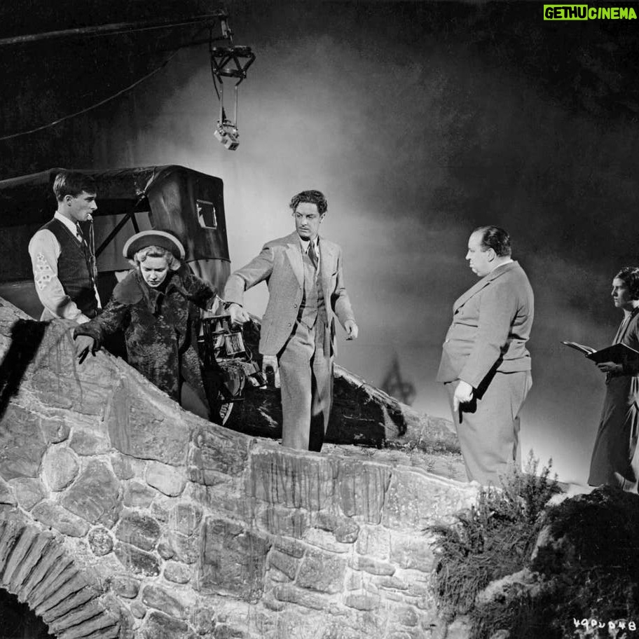 Alfred Hitchcock - 5K Likes - Alfred Hitchcock directs Madeleine Carroll and Robert Donat on the first day of filming The 39 Steps.
.
.
.
#alfredhitchcock #alfredhitchcockpresents #hitchcock #director #bestdirector #suspense #masterofsuspense #hollywood #thriller #film #filmgeek #classicfilm #cinema #classiccinema #instacinema #movies #bestmovies #classicmovies #alfredhitchcockmovies #39Steps #MadeleineCarroll #RobertDonat