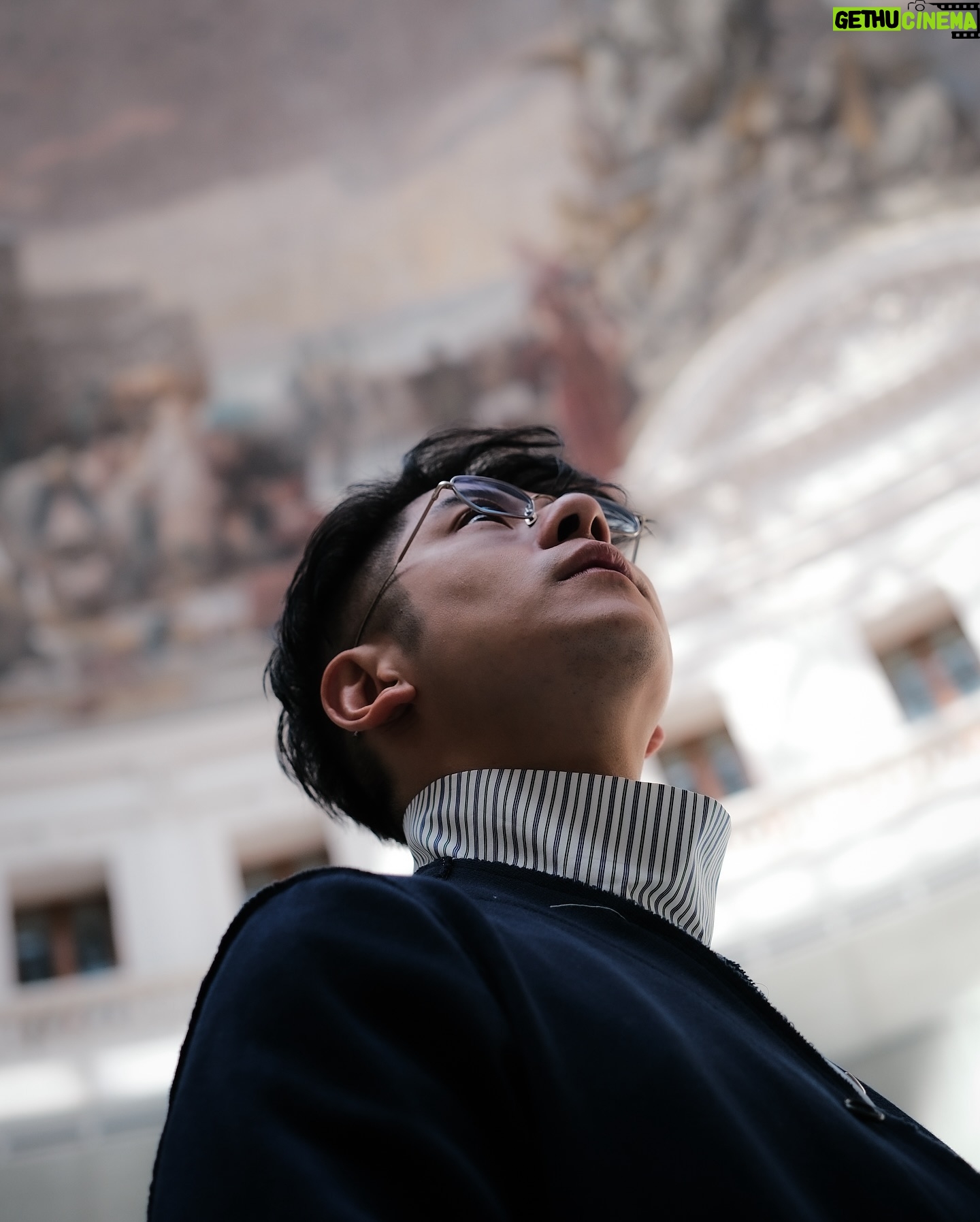 Alfred Hui - 2.9K Likes - 【 光與影既然同在 】
/
巴黎美學其實到處都是
但這個藝術館中庭位置
程度可以說是歎為觀止
當中概念其實並不複雜
但執行度十分完整驚艷
一不小心就在這邊停留
數個小時都是不足為奇
/
#自許紀錄 在巴黎
@alf_records