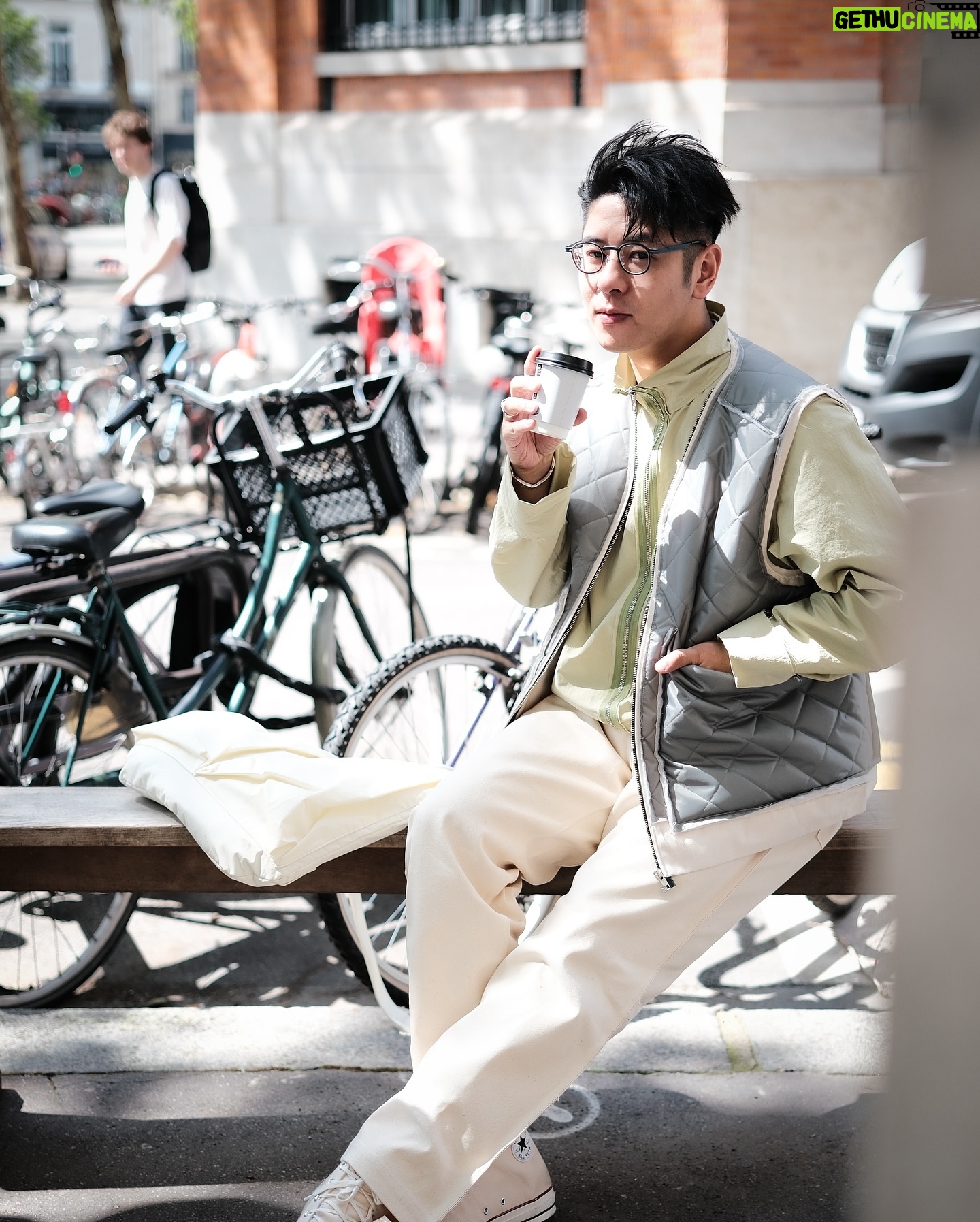 Alfred Hui - 5.1K Likes - 【 已在另一邊 】
/
走過另外一個國度
重回疫情前的地點
有些地方感覺熟悉
有些地方已經重建
/
我發現原來變的事
除了是環境跟人物
還有發覺自己改變
重回以前會想去的
/
去到了好想完滿了
但完滿了的那個人
是過去的自己而已
現在又有新目的地
/
#自許紀錄 於 法國巴黎
@alf_records