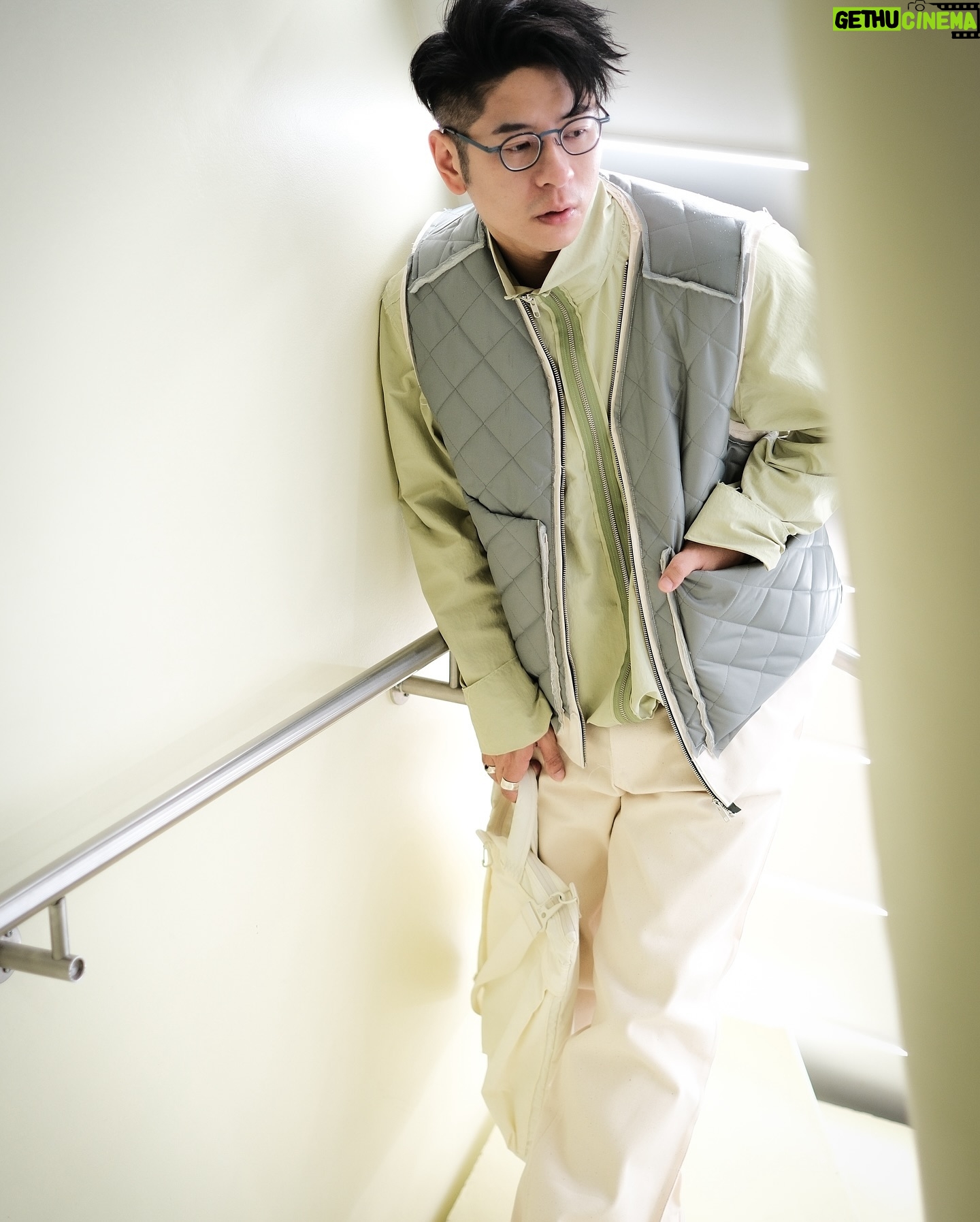 Alfred Hui - 5.1K Likes - 【 已在另一邊 】
/
走過另外一個國度
重回疫情前的地點
有些地方感覺熟悉
有些地方已經重建
/
我發現原來變的事
除了是環境跟人物
還有發覺自己改變
重回以前會想去的
/
去到了好想完滿了
但完滿了的那個人
是過去的自己而已
現在又有新目的地
/
#自許紀錄 於 法國巴黎
@alf_records