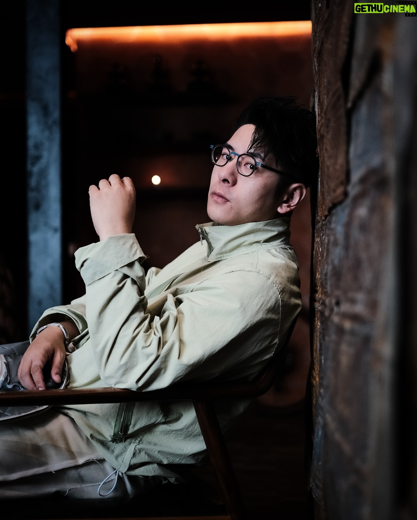 Alfred Hui - 5.1K Likes - 【 已在另一邊 】
/
走過另外一個國度
重回疫情前的地點
有些地方感覺熟悉
有些地方已經重建
/
我發現原來變的事
除了是環境跟人物
還有發覺自己改變
重回以前會想去的
/
去到了好想完滿了
但完滿了的那個人
是過去的自己而已
現在又有新目的地
/
#自許紀錄 於 法國巴黎
@alf_records