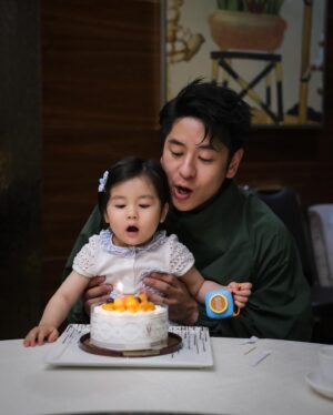 Alfred Hui Instagram - 【 1… 2… 3！生日快樂！】
/
到了這個年紀
青春還要盡耗
願望始終如一
保密希望成真
/
#自許紀錄 於 小弟牛一 with @hui.valerie 
@alf_records