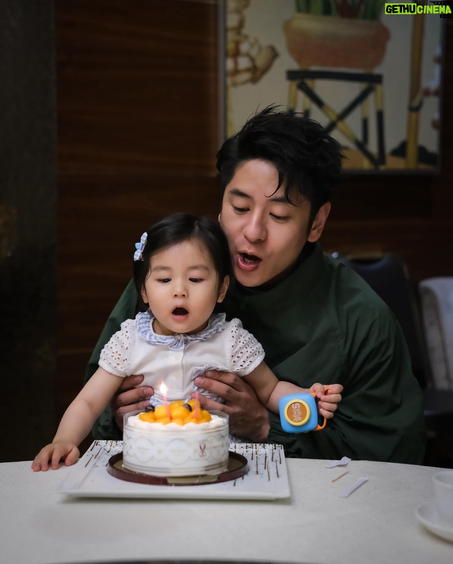 Alfred Hui - 12.2K Likes - 【 1… 2… 3!生日快樂!】
/
到了這個年紀
青春還要盡耗
願望始終如一
保密希望成真
/
#自許紀錄 於 小弟牛一 with @hui.valerie
@alf_records