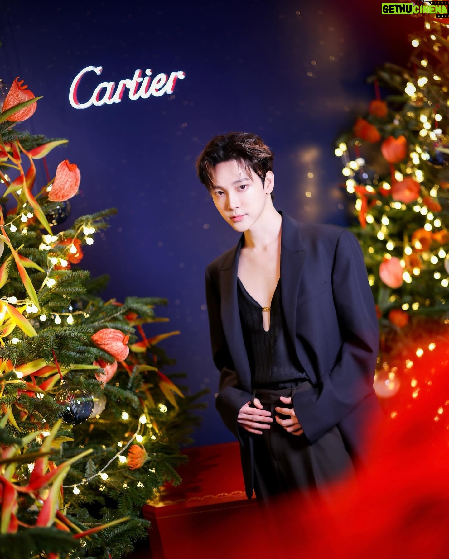 Alfred Sng - 3K Likes - A soirée affair with @cartier #CartierSG
Styled by: @fakedcandid
Wearing: @fendi
Make up: @zoel.makeup
Hair: @sleepiingalien
