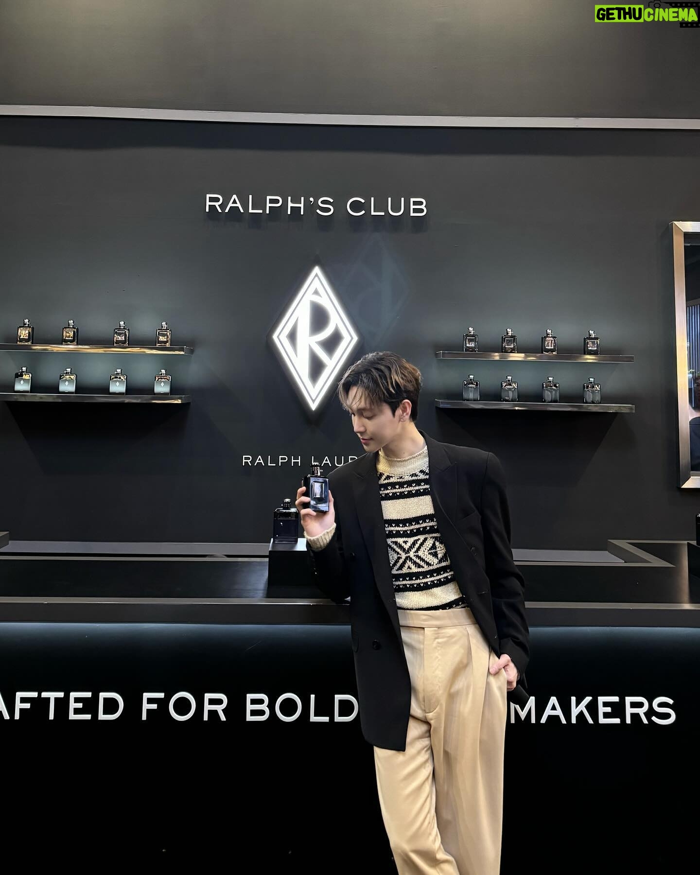 Alfred Sng - 2.3K Likes - An enchanting evening at #RALPHSCLUB with @ralphlaurenfragrances #RALPHLAURENFRAGRANCES
Make up: @zoel.makeup
Hair: @sleepiingalien
Wearing: @ralphlauren