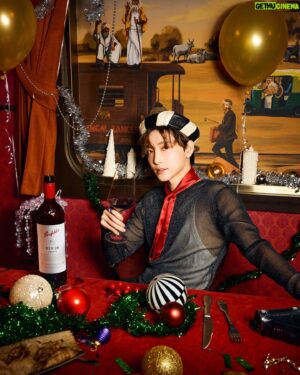 Alfred Sng Instagram - Savour your moments with @penfolds this festive season because every occasion, big or small, deserves the warmth of great wine!

Experience the pinnacle of taste at its exclusive #VentureBeyond pop-up, hosted at @paragon.sg from 7 - 27 Dec 2023.

#EnjoyResponsibly