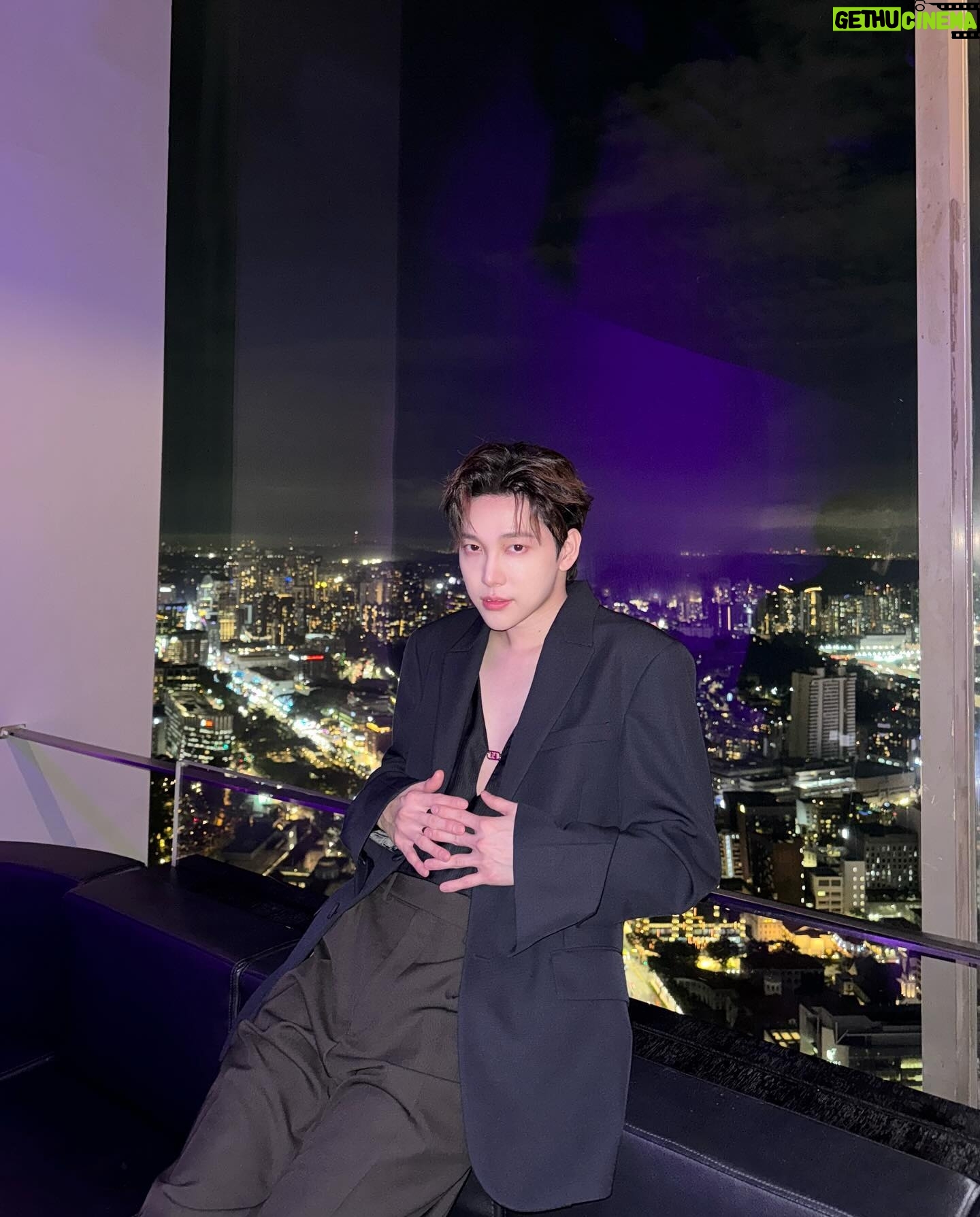 Alfred Sng - 3K Likes - A soirée affair with @cartier #CartierSG
Styled by: @fakedcandid
Wearing: @fendi
Make up: @zoel.makeup
Hair: @sleepiingalien