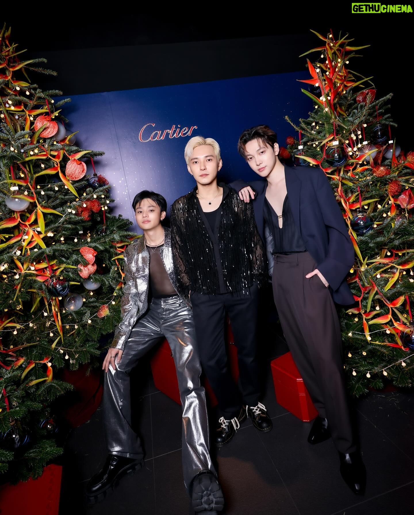 Alfred Sng - 3K Likes - A soirée affair with @cartier #CartierSG
Styled by: @fakedcandid
Wearing: @fendi
Make up: @zoel.makeup
Hair: @sleepiingalien