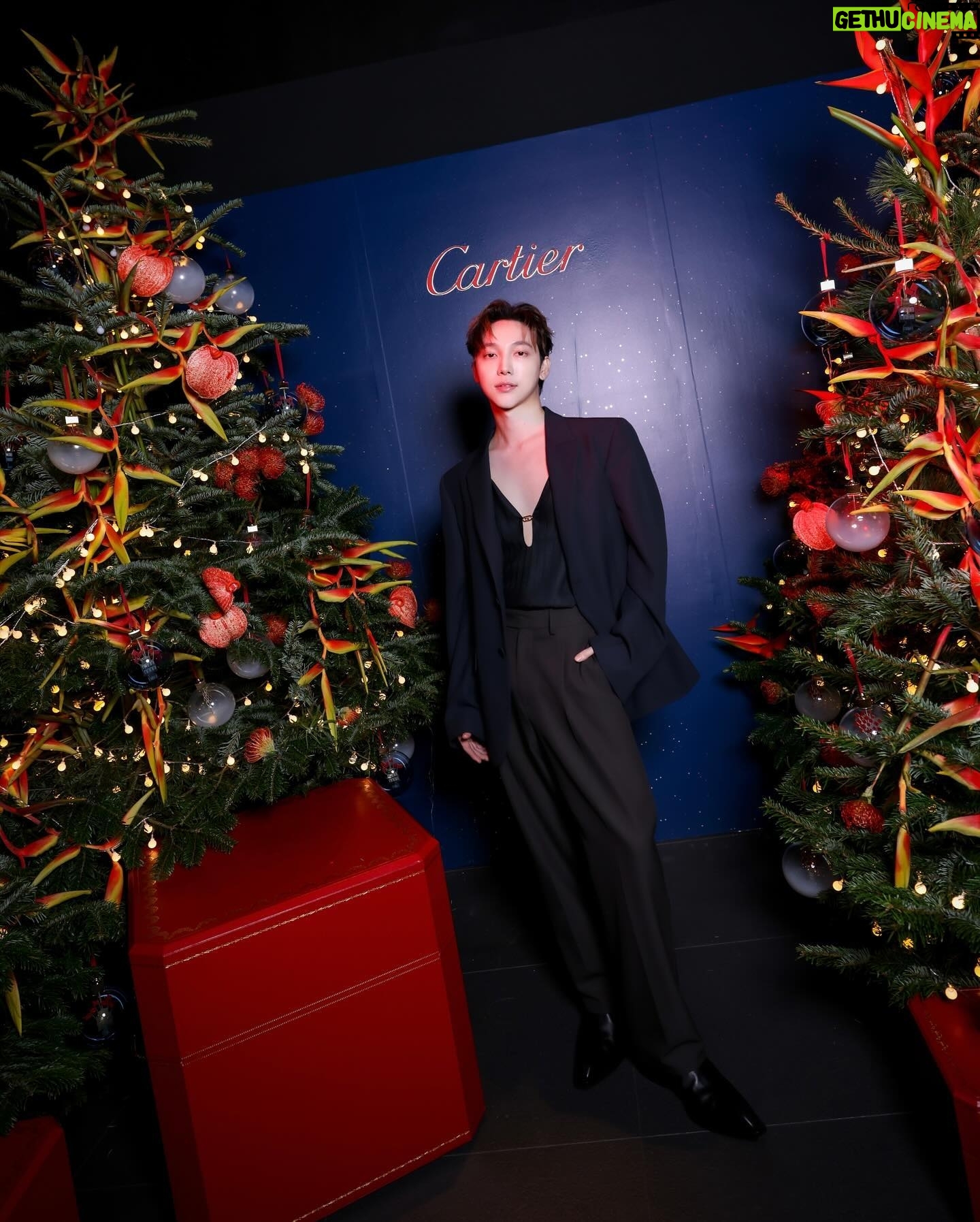 Alfred Sng - 3K Likes - A soirée affair with @cartier #CartierSG
Styled by: @fakedcandid
Wearing: @fendi
Make up: @zoel.makeup
Hair: @sleepiingalien