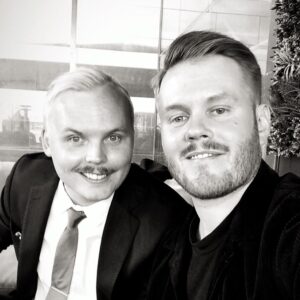 Alfred Svensson Instagram - Slå på TV4 och kolla på kristallen för guds skull!
@claerence