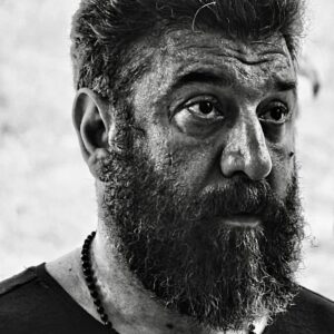 Ali Ansarian Instagram - ..
.

پوریا: خیلی هم که نجیب باشی مردم این شهر فکر میکنند اسبی میخوان سوارت بشن ...

این شهر مارو میخواد... امثال ما باید باشن تو ویترینش که یه پله از ما بالاتر بگن از ما بدبخت‌ترم هست...
فیلم “بی پی ام بند” بر اساس یک داستان واقعی کلید خورد...
کارگردان : فرناز امینی 
تهیه کننده : شیما جبرائیلی پور 
نویسنده : علی گلبهاران 
مجری طرح : دکتر محمد رضا یکانی 
مدیر فیلمبرداری : عباس عسگری 
گریم : رسول نعمتی 
صدابردار : هادی حجازی 
تدوین و صداگذاری : مهران گنبدلو 
دستیار اول و برنامه ریز : رویا مسجدی 
عکاس : محسن بیده 
بازیگران : کامران تفتی ، علی انصاریان ، فریبا متخصص ، رضا توکلی ، با حضور آشا محرابی و بهاره رهنما
سهند جاهدی ، علی اصغری ، حمید رضا رنجبر ، شاهرخ رجبی ، مریم وطن پور ، رضا خضری

مدیر تولید:حسین حاجی ابراهیمی❤️