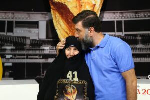 Ali Ansarian Instagram - . سلام.. چی قشنگتر از اسمت مادرم ،،چی بهتر از بودنت مادرم ،،،تولدت مبارک شیر زن ،تولدت مبارک عشق من ،تولدت مبارک بهونه بودنم و نفس کشیدنم ،تولدت مبارک سلطان قلبم ،تولدت مبارک مادر ساده و پاک من ... کنارت بودن تنها دلیل بودنم بوده و هست ،، سایه ات بالا سرم ،،تا وقتی نفس میکشم باش و خدایی کن برای من... جان منی مادرم .. جات خالی بابا جونم 🙏🙏🙏 خدایا حفظ کنه همه مادرهای دنیاروووو ،،شفا بده تمام مادرهایی که بیمار هستند و رحمت کنه تمام مادران بهشتی رو ... تولدت مبارک ننه علی ❤️❤️❤️🙏🙏🙏 سلطان غم مادر 👻😂 رفیق بی کلک مادر ❤️❤️😂😂 یا حق ۳۳،۲۴

ورق بزنید حال داشتید