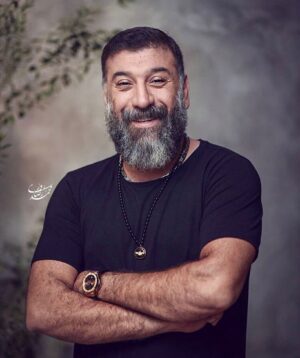 Ali Ansarian Instagram - .
سلام .. ممنونم و سپاسگزارم بخاطر همه خوبی‌هاتون و حمایتتون از فیلم سینمایی کلوپ همسران .. عجیب خوبید شمااااا🙏🙏🙏❤️❤️❤️ ممنونم از تمام دوستان عکاس🙏❤️ لطفا ورق بزنید 🙏