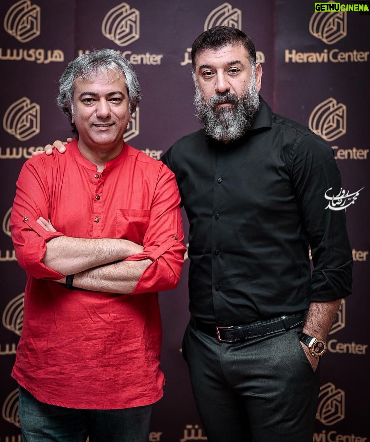 Ali Ansarian - 233.3K Likes - .
سلام .. ممنونم و سپاسگزارم بخاطر همه خوبیهاتون و حمایتتون از فیلم سینمایی کلوپ همسران .. عجیب خوبید شمااااا🙏🙏🙏❤️❤️❤️ ممنونم از تمام دوستان عکاس🙏❤️ لطفا ورق بزنید 🙏