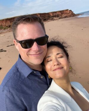 Ali Ewoldt Instagram - Find a man who lets you live out your Anne of Green Gables dreams for your Birthday.
Oh, and we’re getting married tomorrow!!!! 
#loverslane ❤️