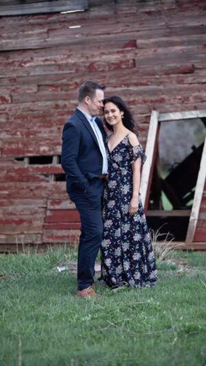 Ali Ewoldt Instagram - 2 months until he’s stuck with me forever!

@mathostetler ❤️❤️❤️
📸: @spotted_dog_photography