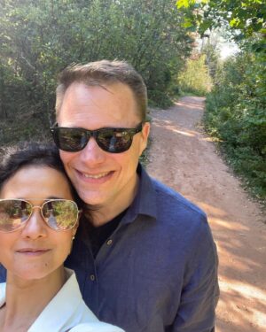 Ali Ewoldt Instagram - Find a man who lets you live out your Anne of Green Gables dreams for your Birthday.
Oh, and we’re getting married tomorrow!!!! 
#loverslane ❤️