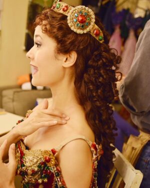 Ali Ewoldt Instagram - Throwing it back to one of my first photoshoots backstage, featuring @aliewoldt in Phantom of the Opera on Broadway. 

Who misses Phantom!? I do!
.
.
.
#aliewoldt #phantomoftheopera #thephantomoftheopera #broadway #musicaltheatre #anactorprepares #andrewlloydwebber #christinedaae #christinedaaé #michaelkushnerphotography #thedressingroomproject