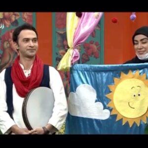 Ali Hosseinzadeh Instagram - سپاس از عوامل محترم برنامه وزین  سلام صبح بخیر شبکه سه سیما... 
. 😁🤦🏻‍♂️
. 
. 
. 
. 
. 
#نمایش #هنر #برنامه #نمایش_عروسکی #موسیقی #رسول_قنبری #علی_حسین_زاده