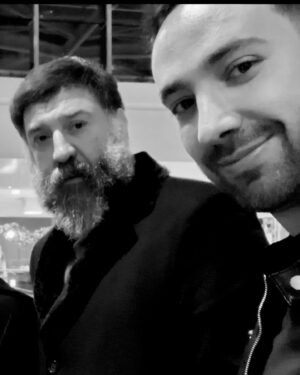 Ali Hosseinzadeh Instagram - .
.
.
.
.
.
باروت همیشه باروته حتی اگه با اشک و بارون نم بکشه باز هم توی دلش آرزوی انفجار و داره🖤
.
.
.
.
.
 #علی_حسین_زاده
  #کرونا_را_جدی_بگیریم
 #علی_انصاریان
 #هنرمند 
#پرسپولیس
 #ورزشکار