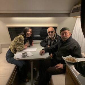 Ali Sürmeli Instagram - İyi dileklerini ileten, yanımda olan herkese çok teşekkür ederim. İyileşiyorum provalara başladık, yakında tekrar görüşmek dileğiyle.