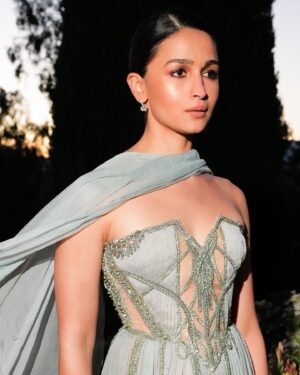 Alia Bhatt Instagram - sunset club 🙇🏻‍♀️