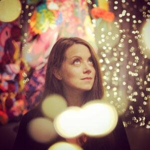 Alice Dwyer Instagram - New Zealand has me feeling like....
.
.
.
.
.
#sparkles #inwonderland #newzealand #love #family #mostamazingtime #mostamazingplace #thisisit #lookuptothestars #yes #imlovingit #special #lastdays