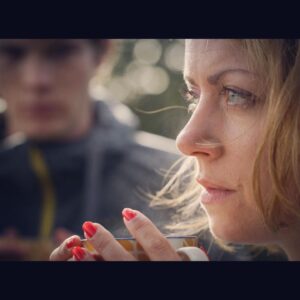 Alice Dwyer Instagram - SCHWARZE INSEL ab heute auf Netflix 🖤 
@philipfroi @mercedes_mue @lieselotte.voss #hanszischler #sammyscheuritzel @miguel_etelliott #dorotheeweyerscasting @schroder5472 @odeonentertainment @netflixde 
#schwarzeinsel #netflix #film #meethelena #psychothriller #stream #vielspaß #enjoy #blackisland