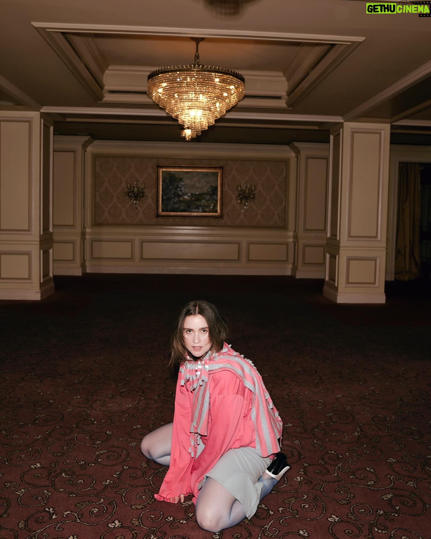 Alice Englert - 3 Likes - @side__note 🦄 @alixhiggins was feeling the pony that has always lived within me. 🔗 interview in bio