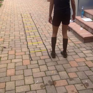 Alicia Coppola Instagram - Never even touches a rung.
#drivewaydrills with @gretajones2010 
I’m going to try this at @trainingmate.
And blow out my knee.