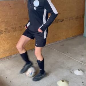 Alicia Coppola Instagram - #carport #drills with @gretajones_soccer12 and leg icing and compression.
#athlete