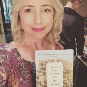 Alicia Goranson Instagram - Share the #magicofstorytelling and help @disney & @abcbeinspired provide one million books to kids in need!