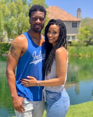 Alicia James Instagram - Happy Father’s Day to the best dad my kids could ever have! Thank you hubby for putting God first above all which keeps our house in order. Because of this, he’s a great example to our kids as he reflects the light of God in everything he does. And as you can see he enjoyed taking pics for his holiday, he coordinated his outfit and everything 😜😆💖 #fathersday2020 #quarantined #photoshoot #thejamescrew #lovemyman #black #father
