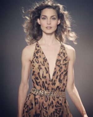 Alicia Minshew Instagram - #flashbackfriday to right before I grew boobs-- courtesy of Willow's birth. 🤣🤘 #robertocavalli dress -check! Fan blowing hair- check! Body of a 12 year old boy- check! 🤗Another fun shoot with @barryhollywood and @carlosdavisfashion. That dress was everything. #fbf #cavalli #fashion #animalprint #photoshoot #perky