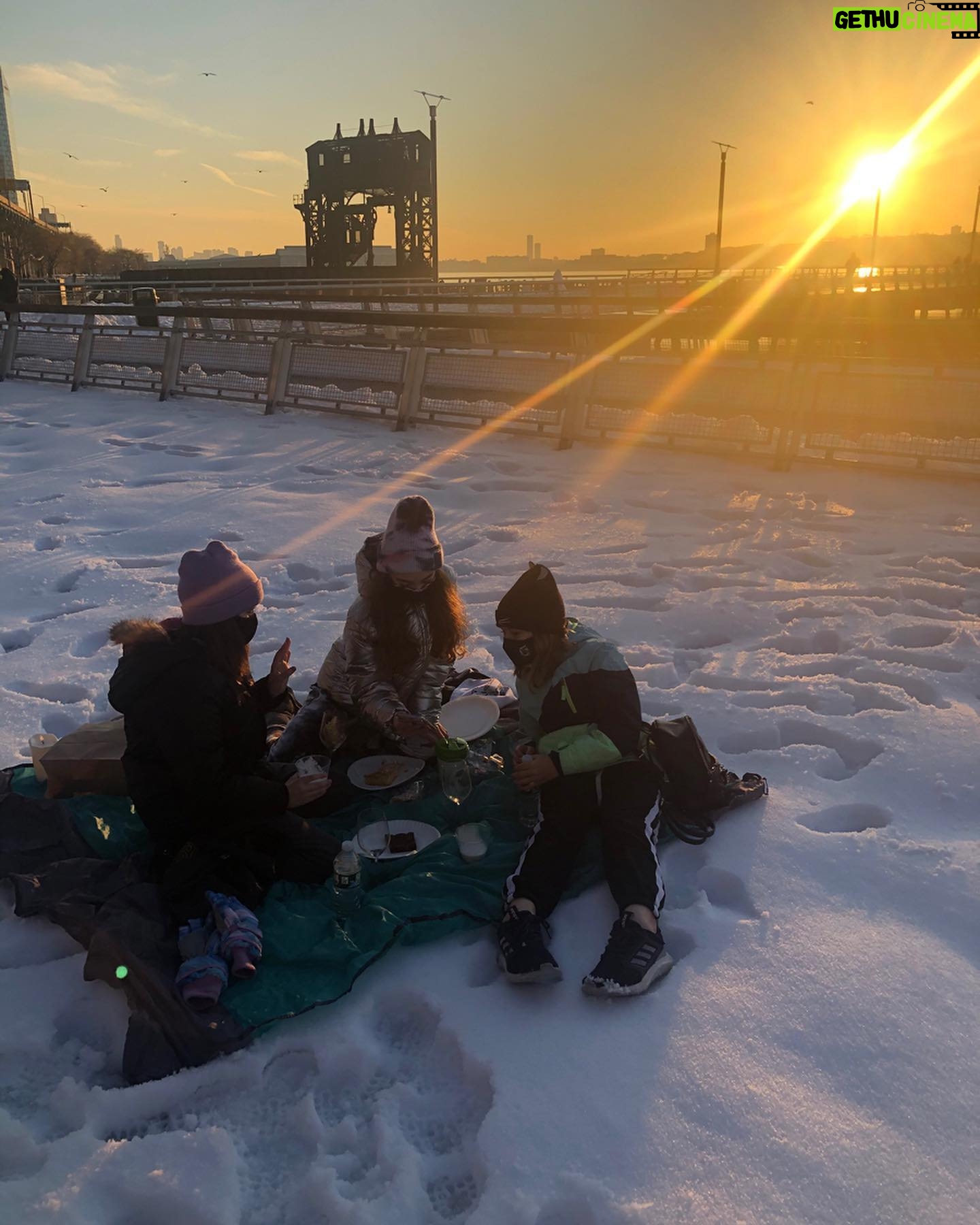 Alicia Minshew - 1.6K Likes - Sunset picnic in the snow with Wills and her pals. These girls make life more fun. 🥰 Yes I gave them wine glasses. 😉 #uws #nyc #riversidepark #snowstorm2021 #pals