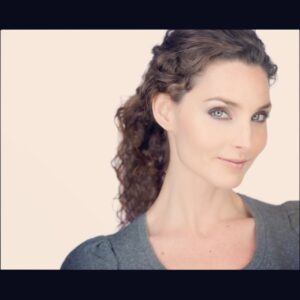 Alicia Minshew Instagram - Any of you peeps out there with #hashimotos dealing with super dry, totally unruly hair at times? Yeah-- me too!😭 Aren't thyroid issues fun?! 😤 For someone who has had a relatively manageable head of curls her whole life- this is maddening! So I improvise and either wear one of my many hats or pull my crazy curls back. Thank God for this #curlyponytail ( in which I had help with) for my fun shoot with the #squinch master @peter_hurley! 😬He could help you get your mind off of anything! 🤗Feel free to share your thyroid stories with me. It goes way beyond our crazy hair. We all help each other. It is always an adventure....🙄. #thyroidproblems #hashimotos #hairproblems #itcouldbeworse #autoimmune #staypositive #selfcare #health #cleanliving #deepconditioning  #curlyhair #tamethemane #ponytail #manyoptions #perspective #breathe #lifeisgood