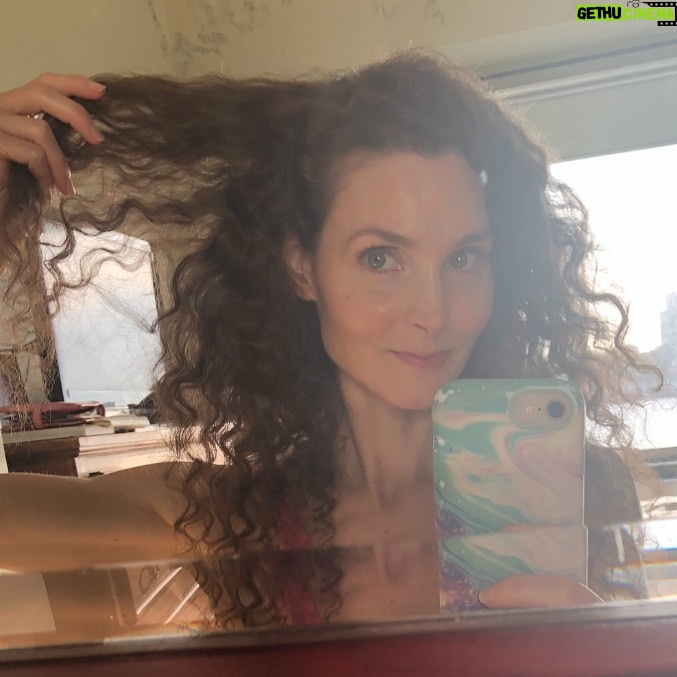 Alicia Minshew - 1.7K Likes - Today was a good day in #quarantine to try a NO hair product NO face makeup day! Nice to be relaxed. Those of you with #curlyhair will know how nutty it is to go without product! I survived! 😭 If I do this in humid August I will look like a hideous fuzzy clown. #truth 👩🏻🦱🤡 #skindetox #hairdetox #curlygirl #quarantinelife #stayhome #staysafe