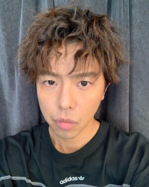 Alien Huang Instagram - QQQQ